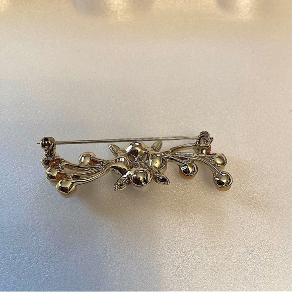 Women’s Vintage Pearl Art Deco Pearl Cluster Pendant Brooch. - Picture 2 of 2